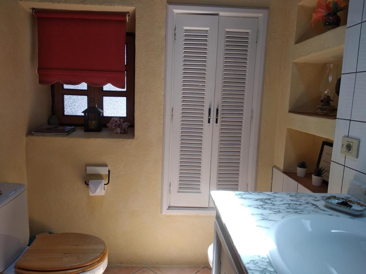 Villa El Perinque Femés Exteriör bild