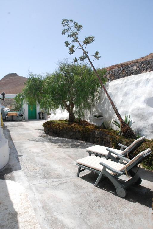 Villa El Perinque Femés Exteriör bild